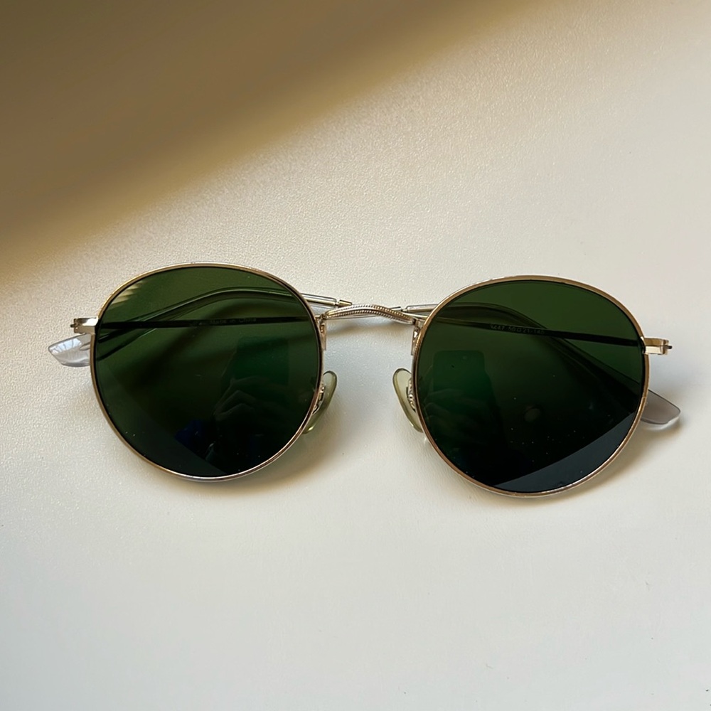 Round sunglasses